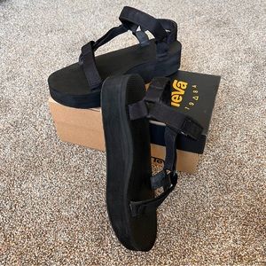 Teva Flatform Universal Platform Sandals